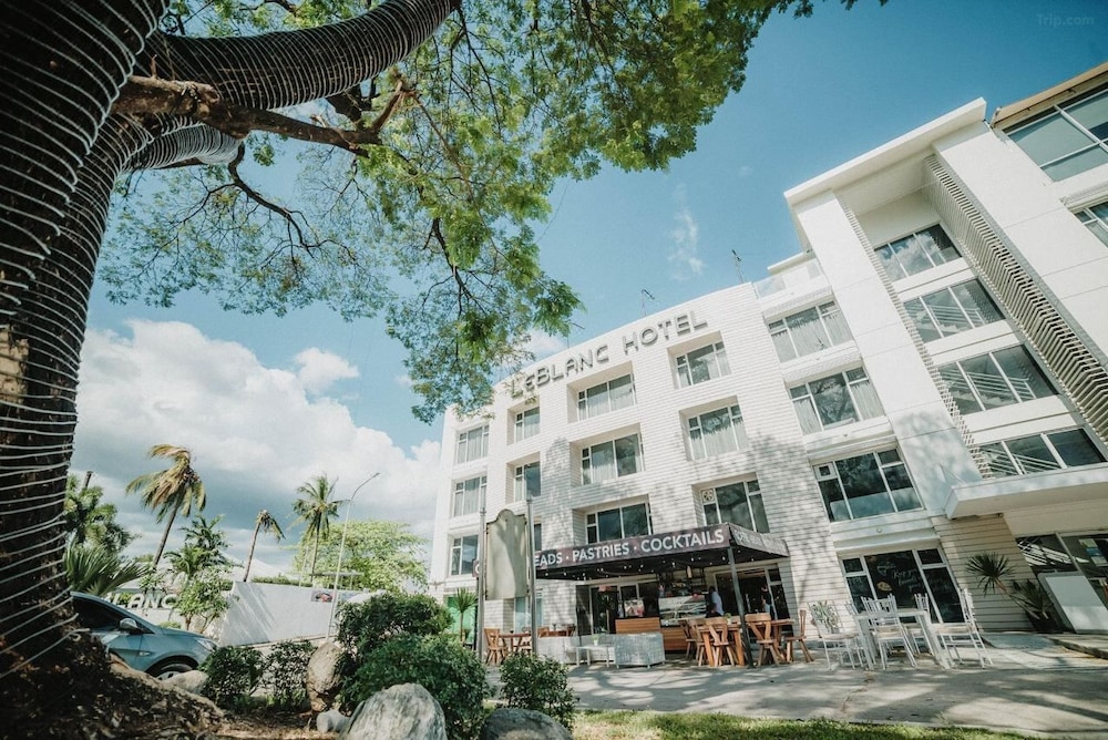 LeBlanc Hotel and Resort 1/16
