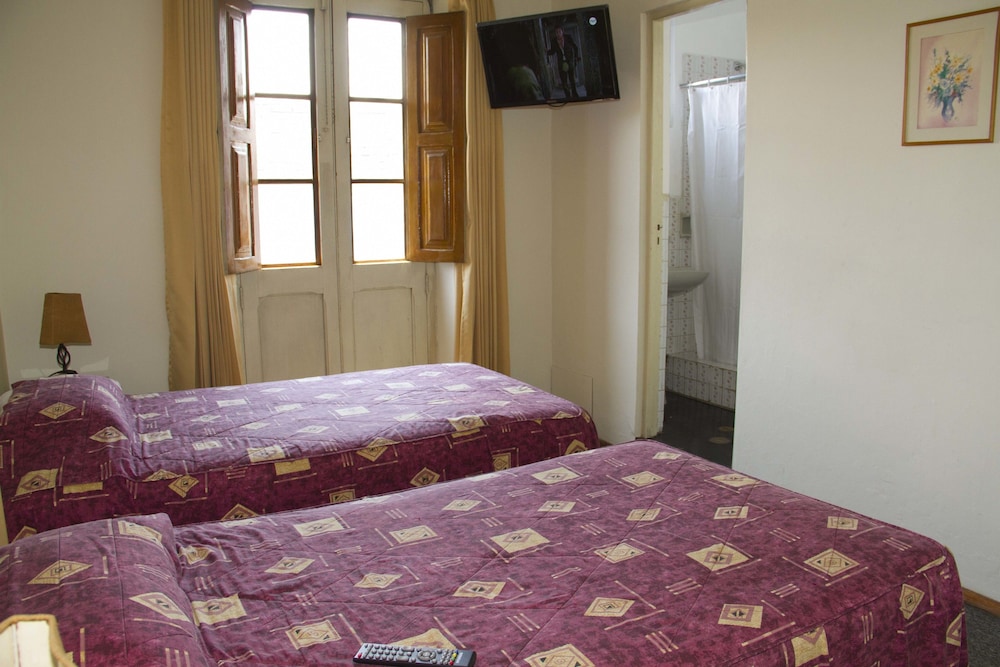 Las Mercedes Hostal Residencial 18/68