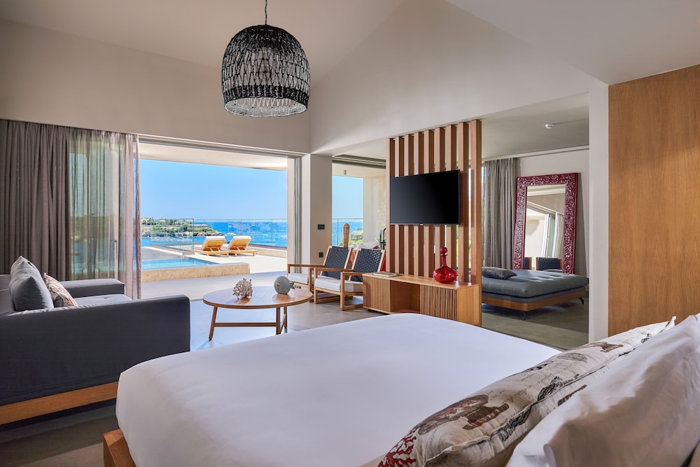 Ruby, Executive, Suite, King Bed, Sea View, Plunge Pool, Hydromassage