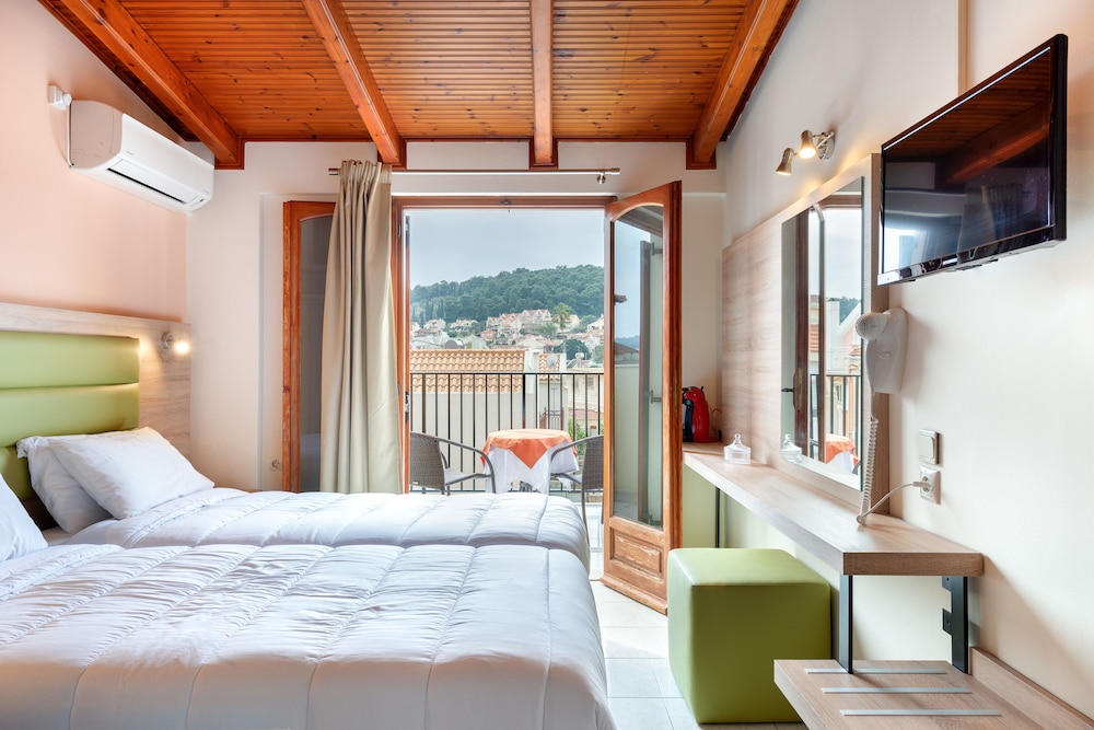 Aggelos Hotel 12/50