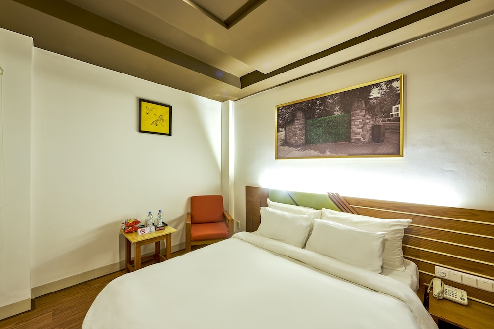 The Noble Swan Saigon 30/64