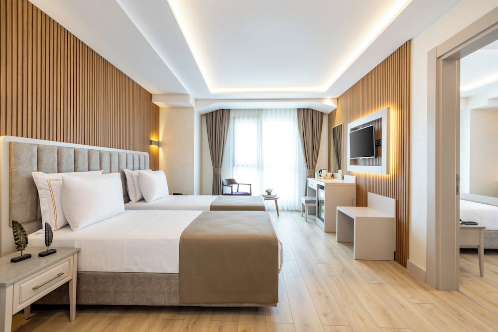 CARINA GOLD HOTEL 32/65