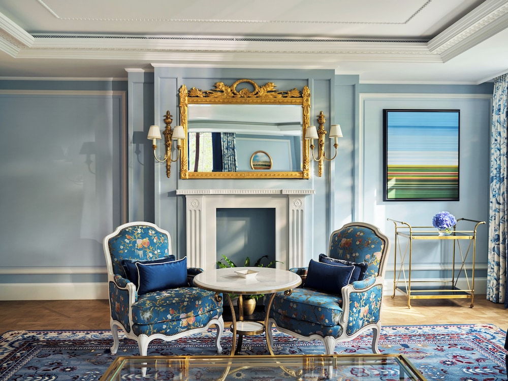 The Dorchester Hotel 39/48