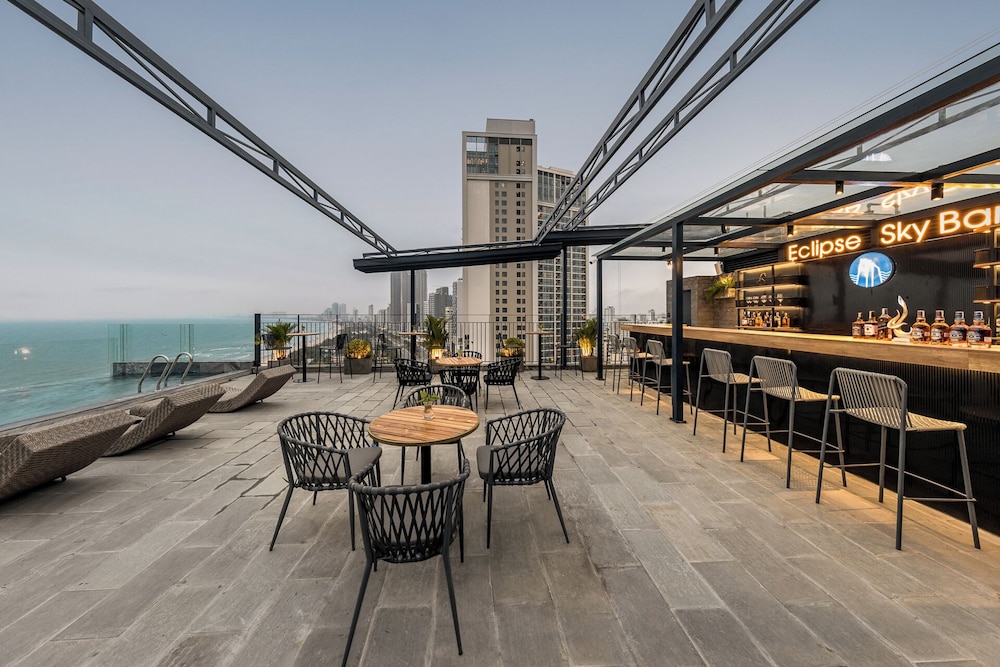 Mangata Beachfront Hotel 28/46