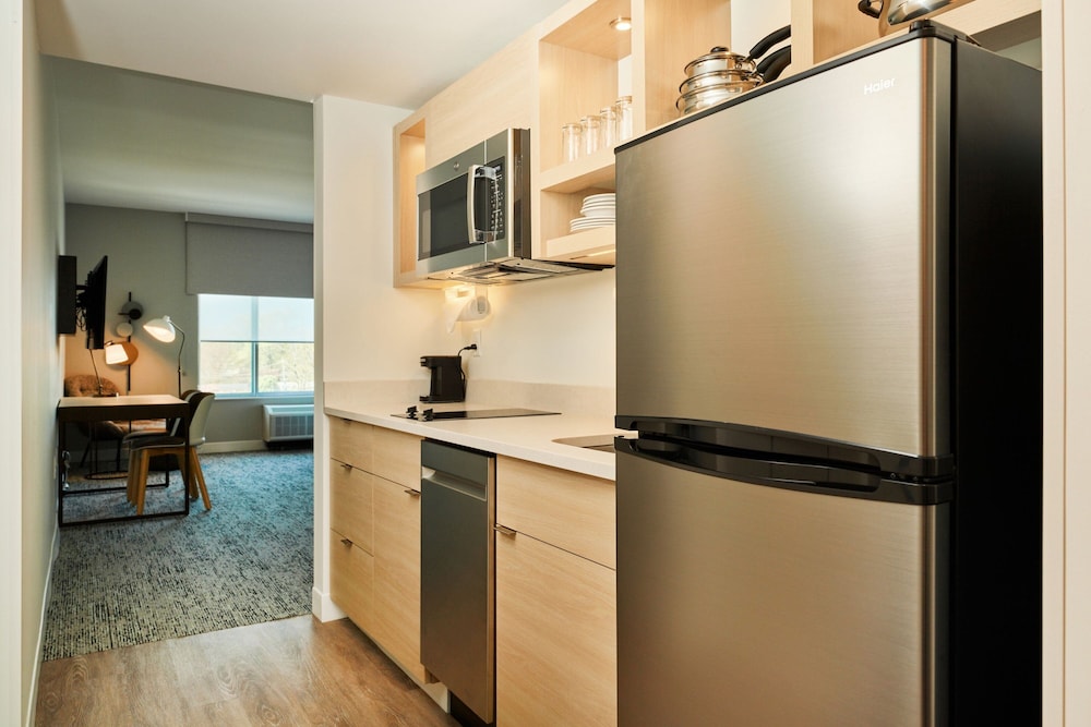 TownePlace Suites by Marriott Hixson 40/40