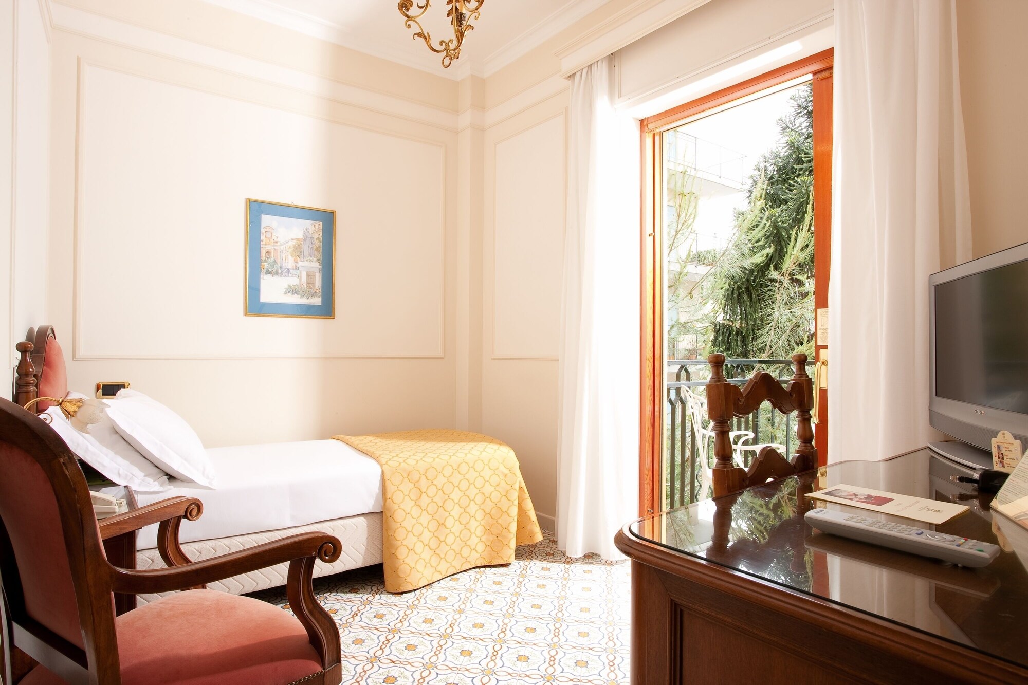 ROOM, SINGLE, BALCONY