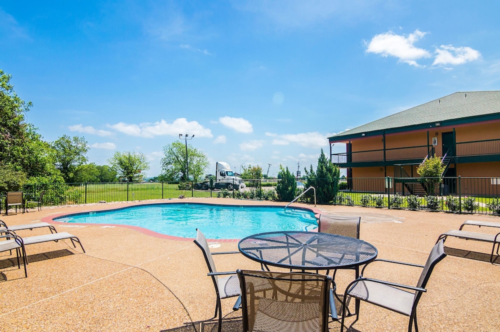 Quality Inn Suites Garland East Dallas 9/56
