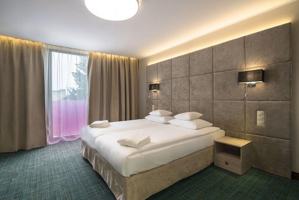 1 BEDROOM, BUSINESS, APARTMENT