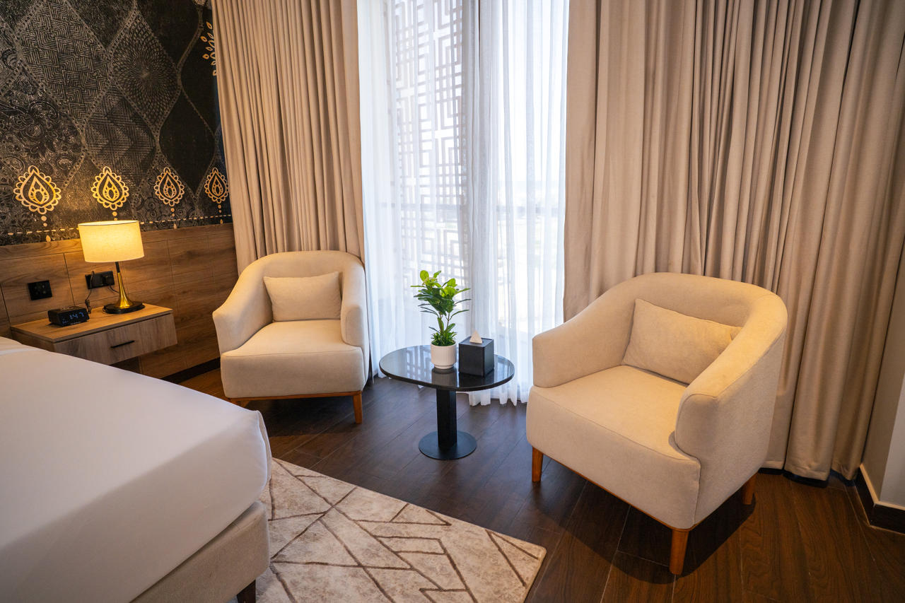 Golden Tulip Muscat The Village 28/34