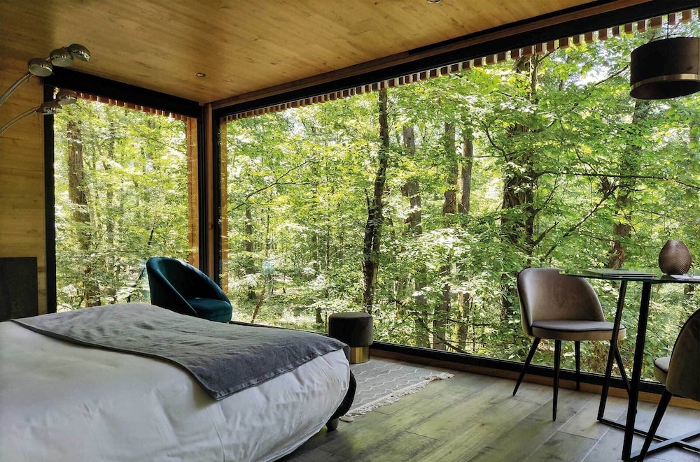 LOIRE VALLEY LODGES - HOTEL 7/50