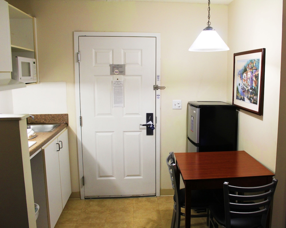Studio 6 Extended Stay - Hampton, VA - Langley AFB Area 20/35
