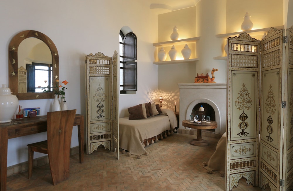 Riad Houdou 51/77