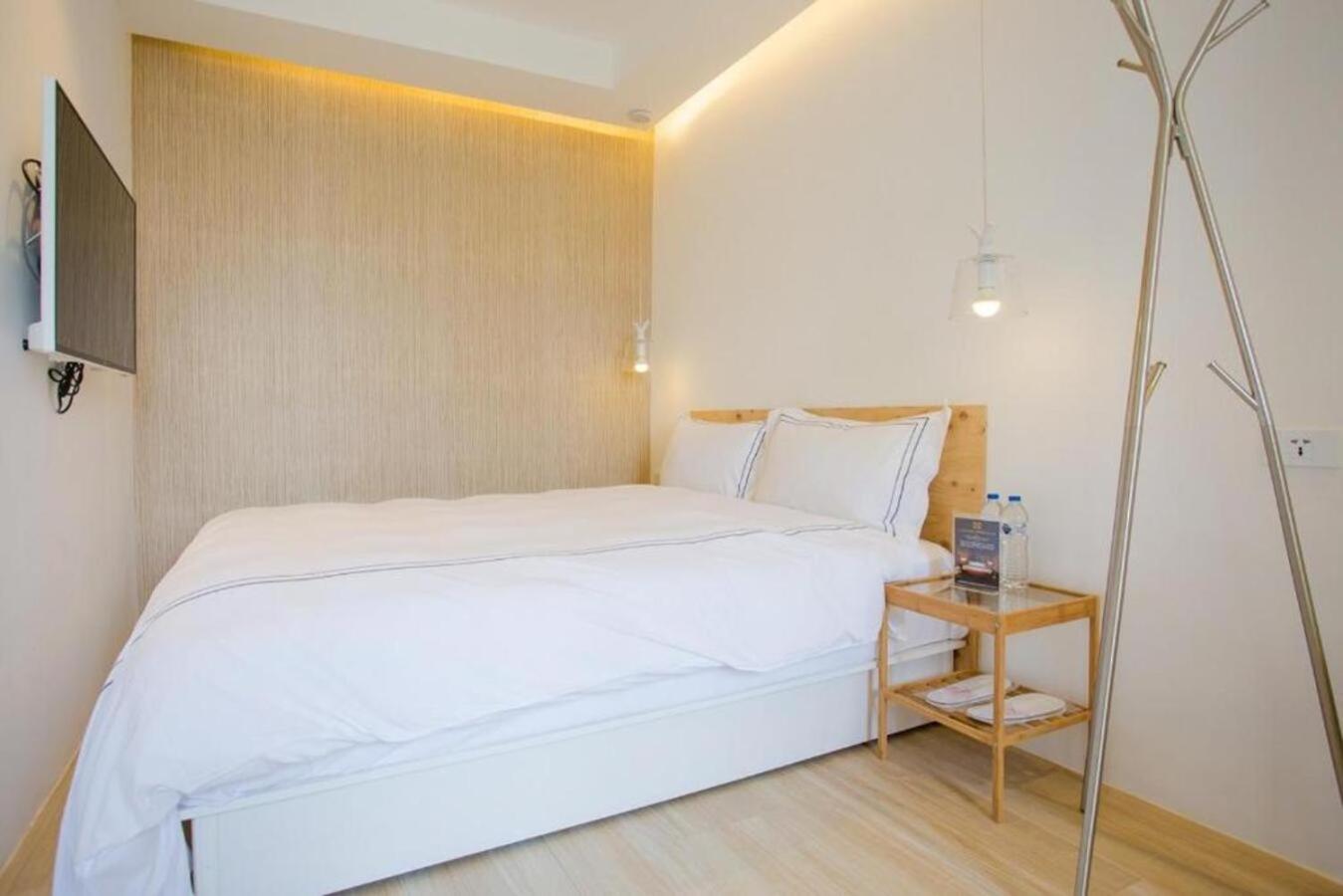 Mini West Hotel 6/50