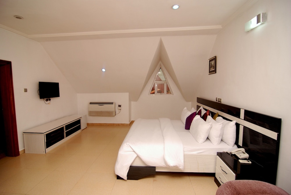 The Grosvenor Suite 6/47
