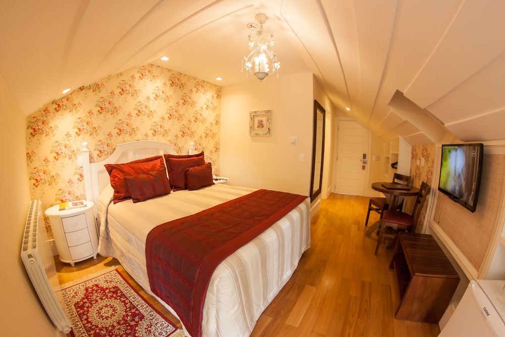 ROOM, DOUBLE BED, JETTED TUB