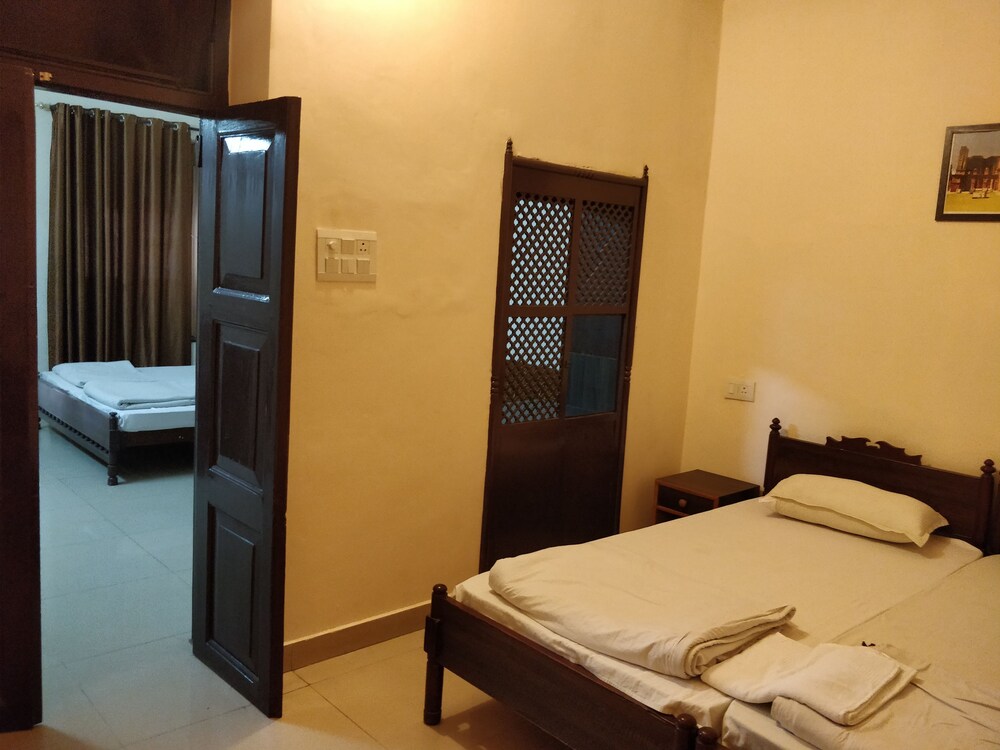 Central Hotel 29/62