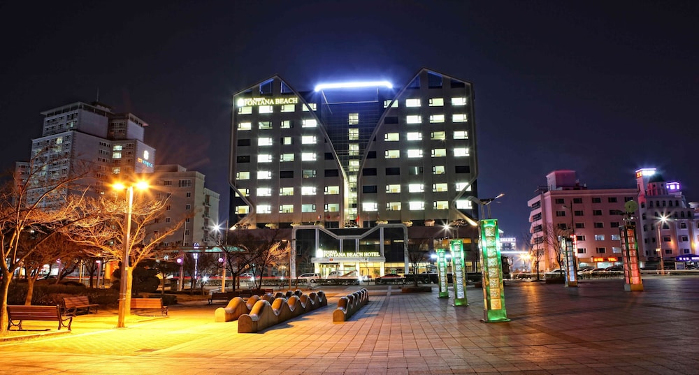 Fontana Beach Hotel 3/61