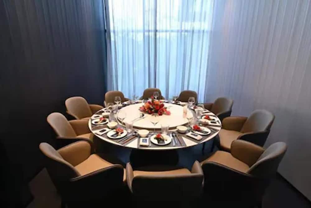Evergreen Laurel Hotel Shanghai 49/59