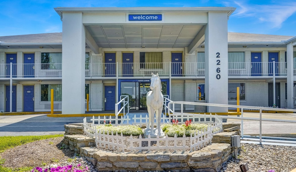 Motel6 Lexington, KY - East I-75 39/42