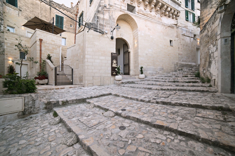 Albergo del Sedile 60/67