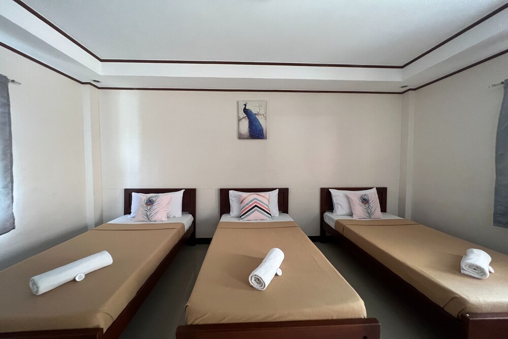 Dinah's Tourist Inn Puerto Princesa by ZUZU 46/63
