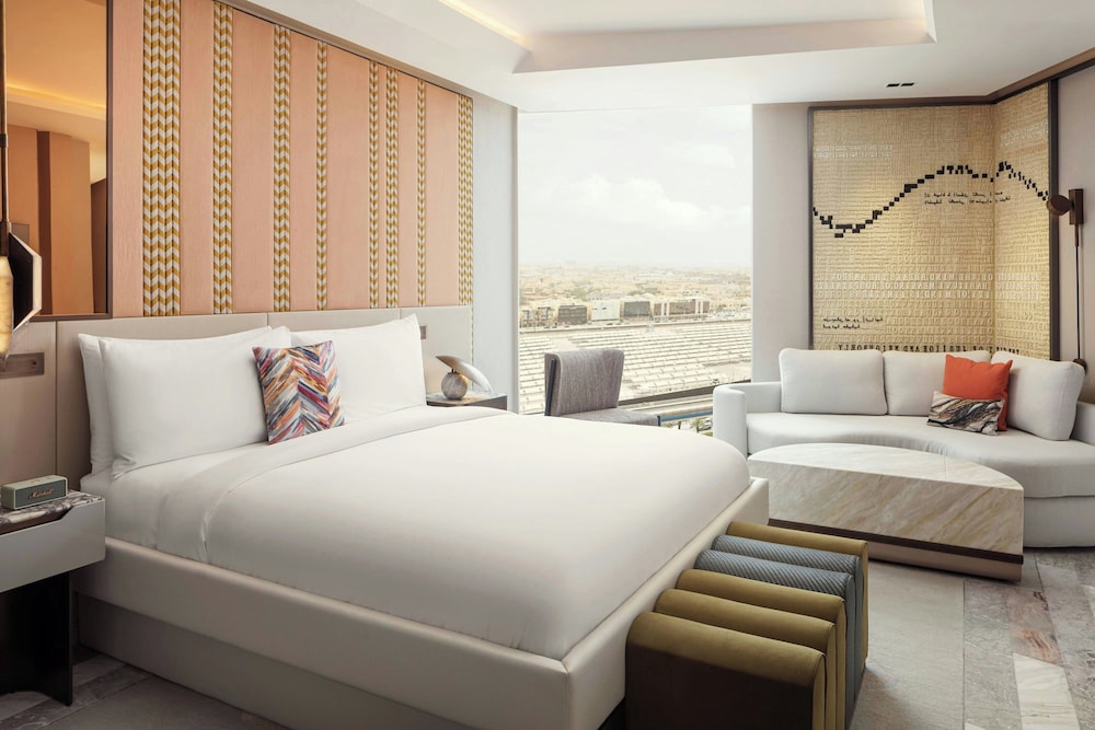 Urban, Suite, King Bed, City View