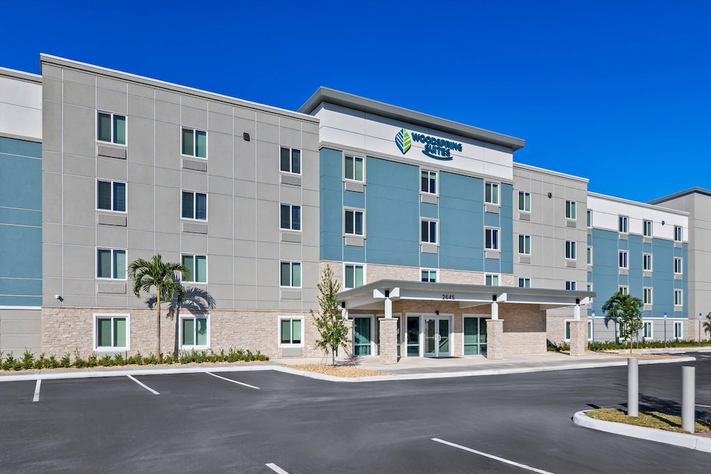 WoodSpring Suites Palm Springs - West Palm Beach, FL 5/44