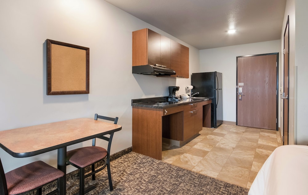 My Place Hotel-Salt Lake City I-215/West Valley City, UT 35/46