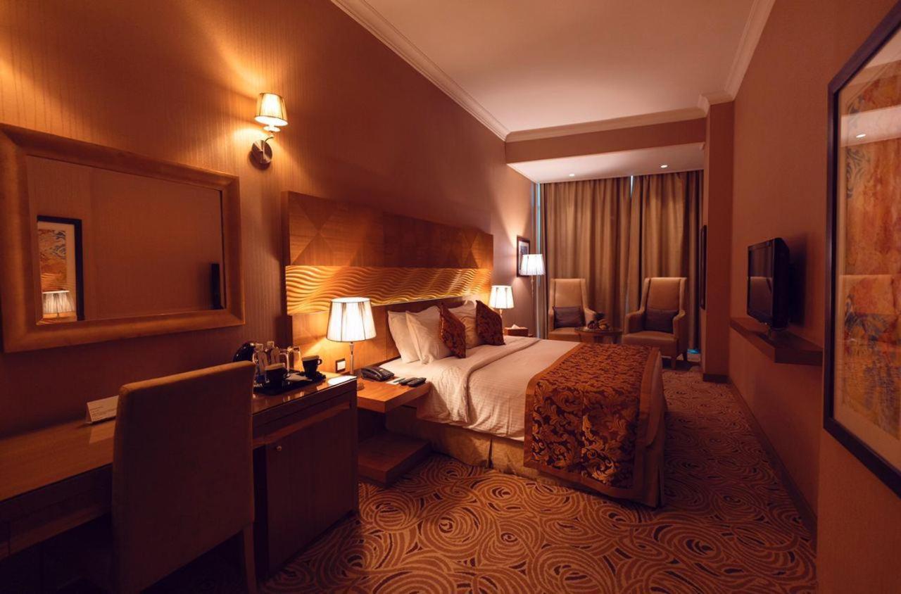 CORAL HOTEL BAGHDAD 11/54