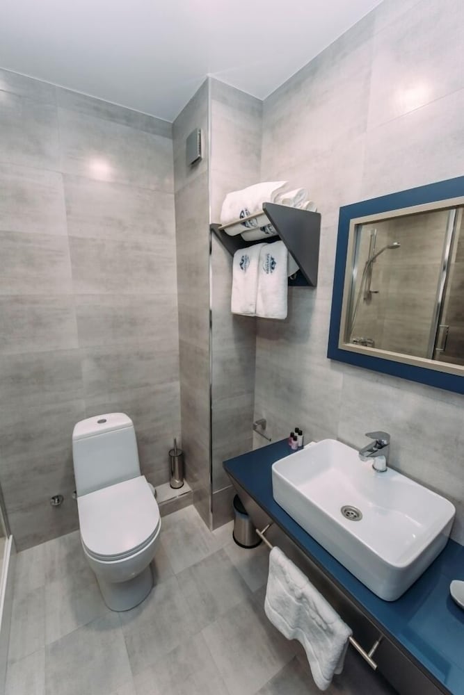 جناح عائلي بسريرين كينج بغرفتي نوم، Hotel Sapphire Bakuriani 6/7