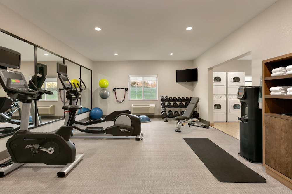 Candlewood Suites Springfield, an IHG Hotel 20/47