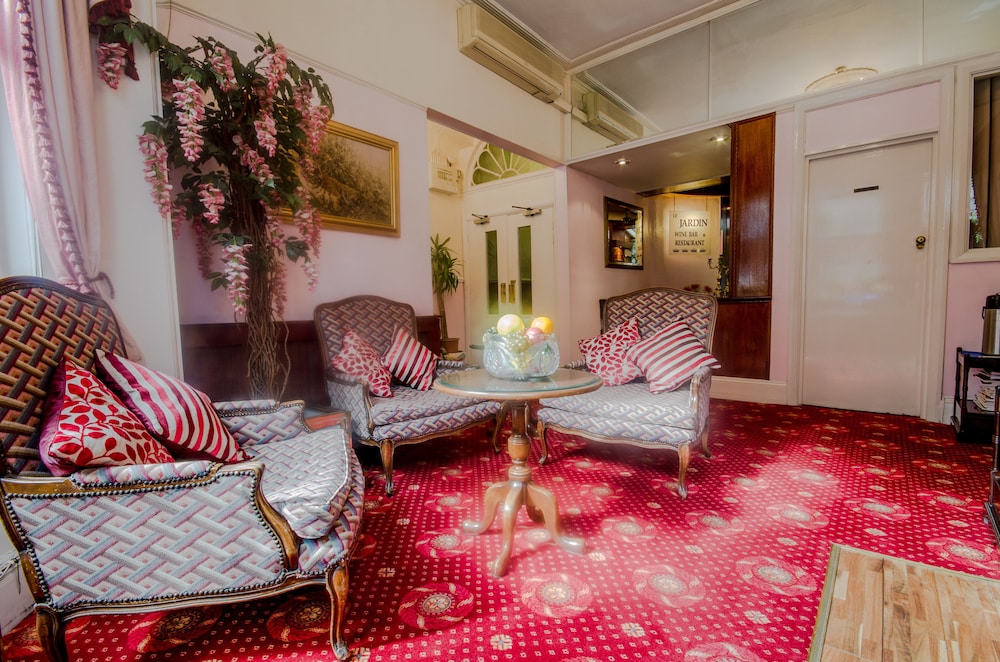 LA PLACE HOTEL 54/77