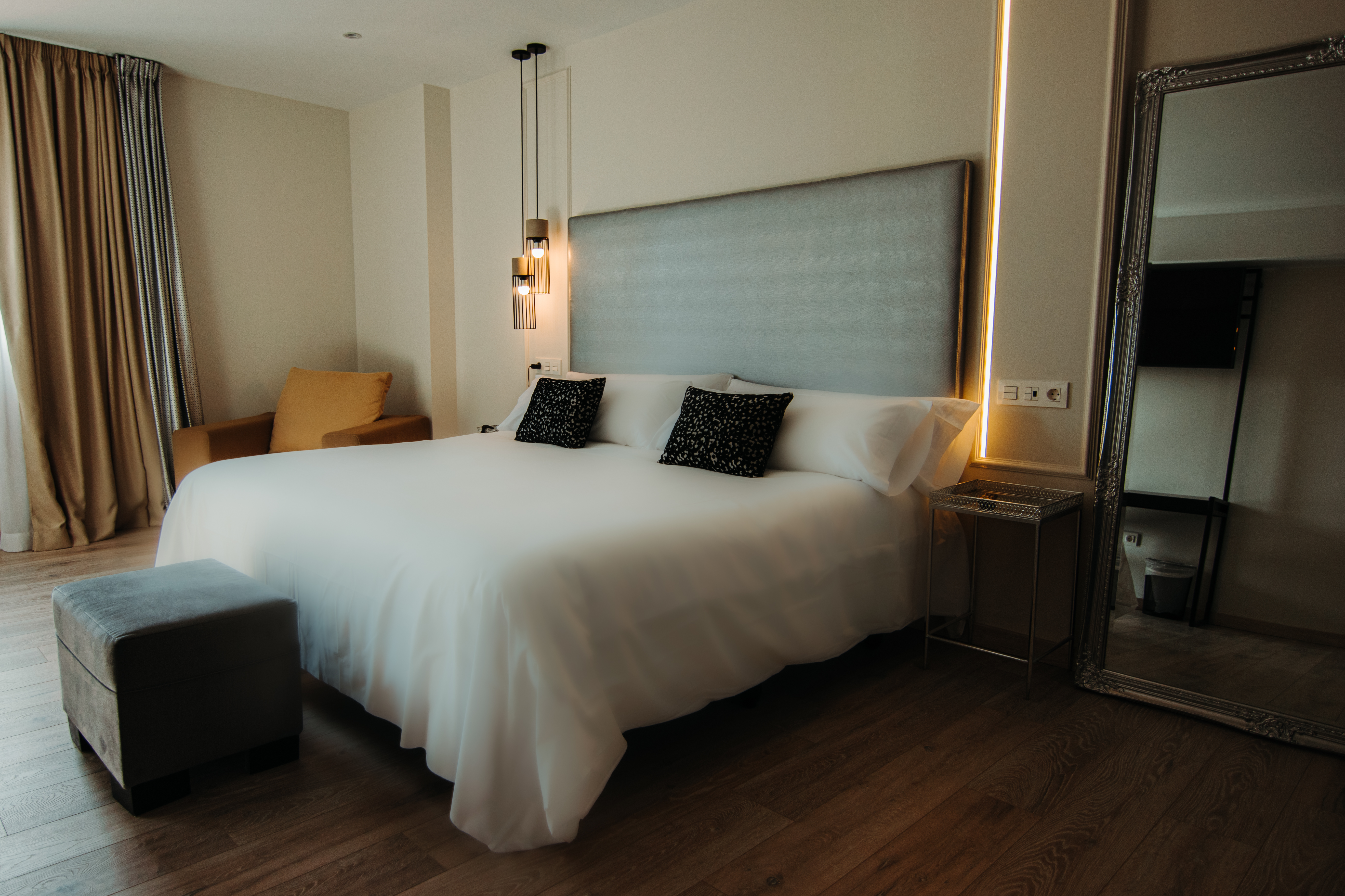 Deluxe, Single, Double Bed