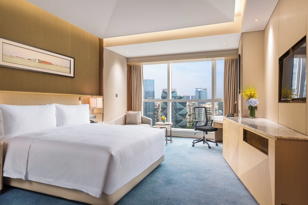 Ambassador, Suite, 2 King Beds, Kitchenette