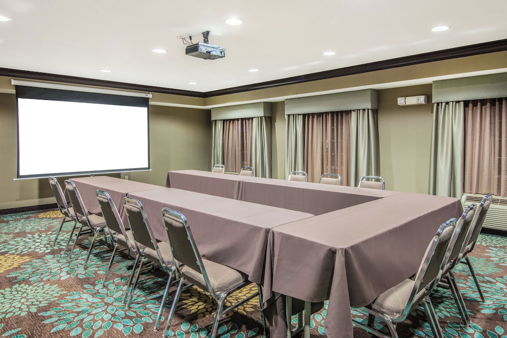 Staybridge Suites Allentown West 32/40
