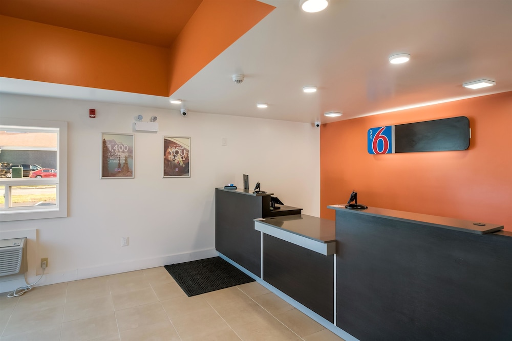 Lobby at Motel6 Moncton, NB, MONCTON