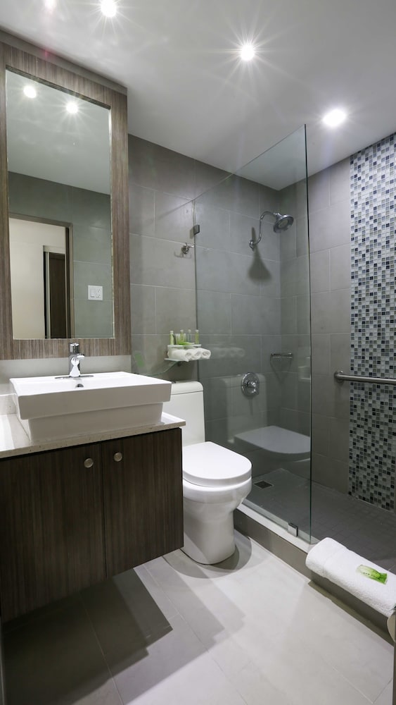 Holiday Inn Express San Juan Condado 11/59
