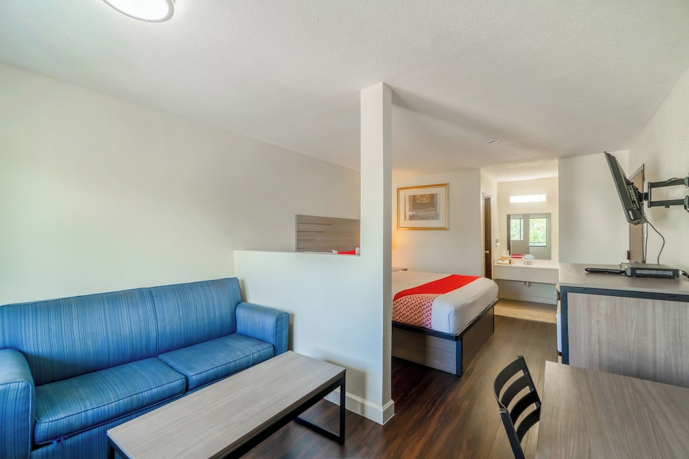 OYO Hotel Houston N Fm-1960 Champions TX 44/58