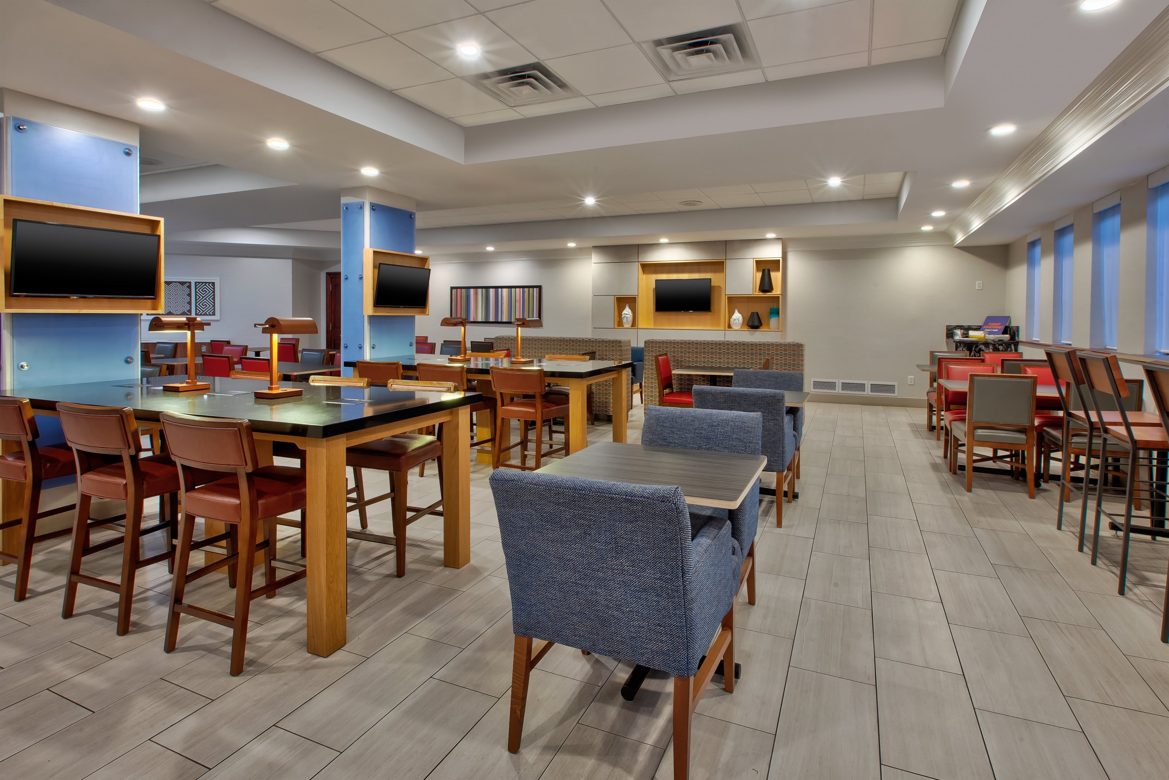 Holiday Inn Express Philadelphia-Midtown 45/77