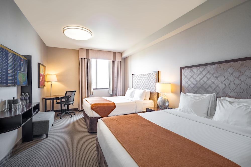 DIAMOND, 2 QUEEN BEDS