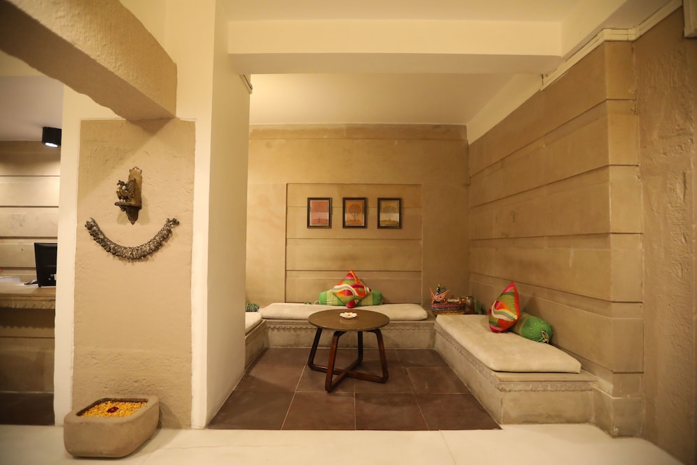 Guleria Kothi 30/50