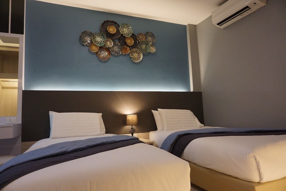 1 BEDROOM, EXCLUSIVE, TWIN BEDS, TERRACE