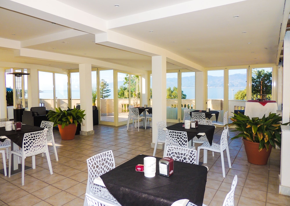 Lungomare Hotel 54/71