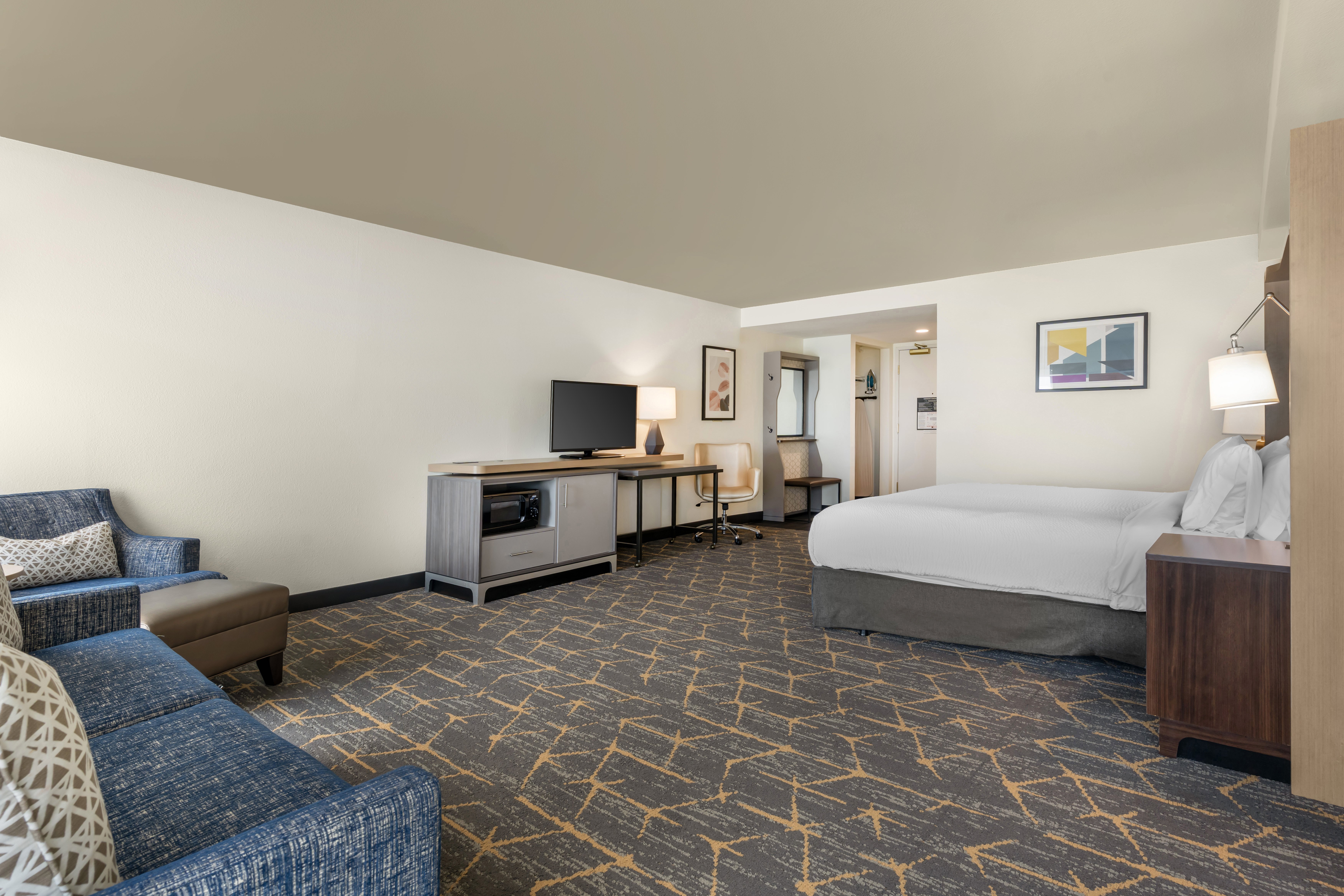 Holiday Inn Hotel Suites Oakland Airport 44/77