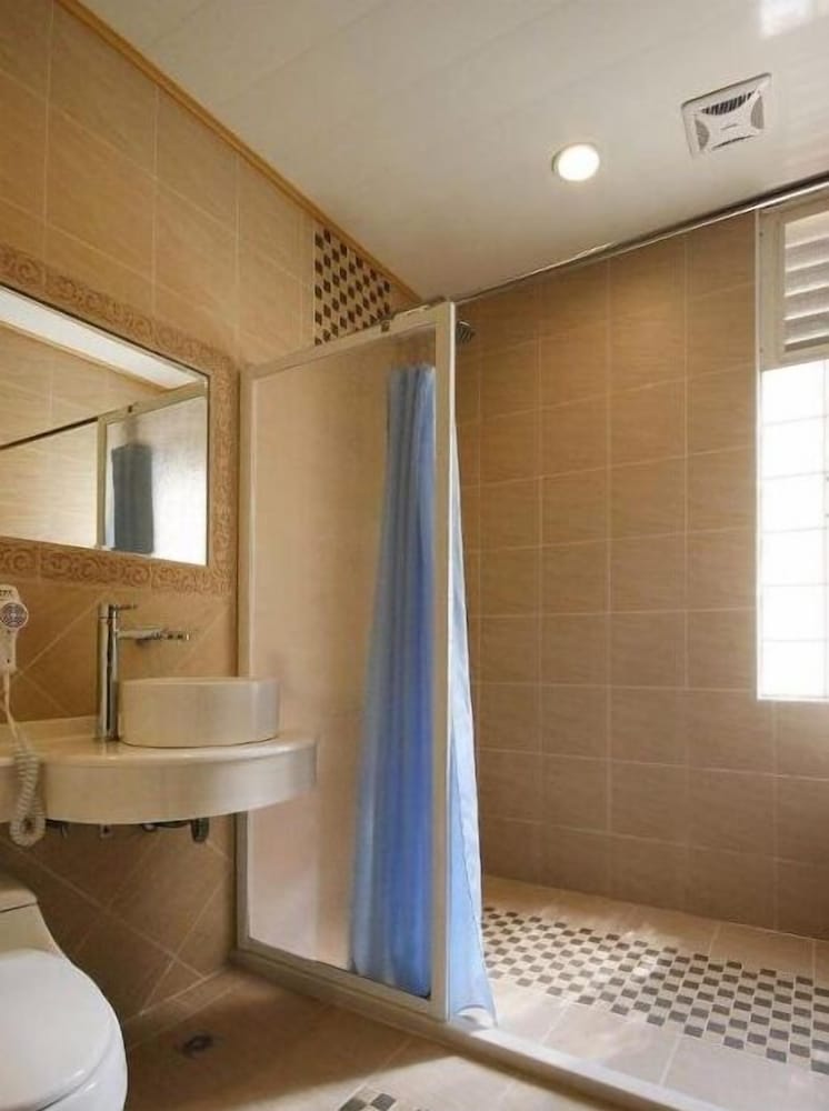 Cherng Yuan Hotel 50/51