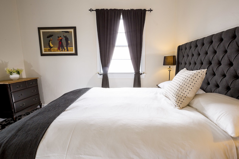 The Commercial Boutique Hotel 18/60