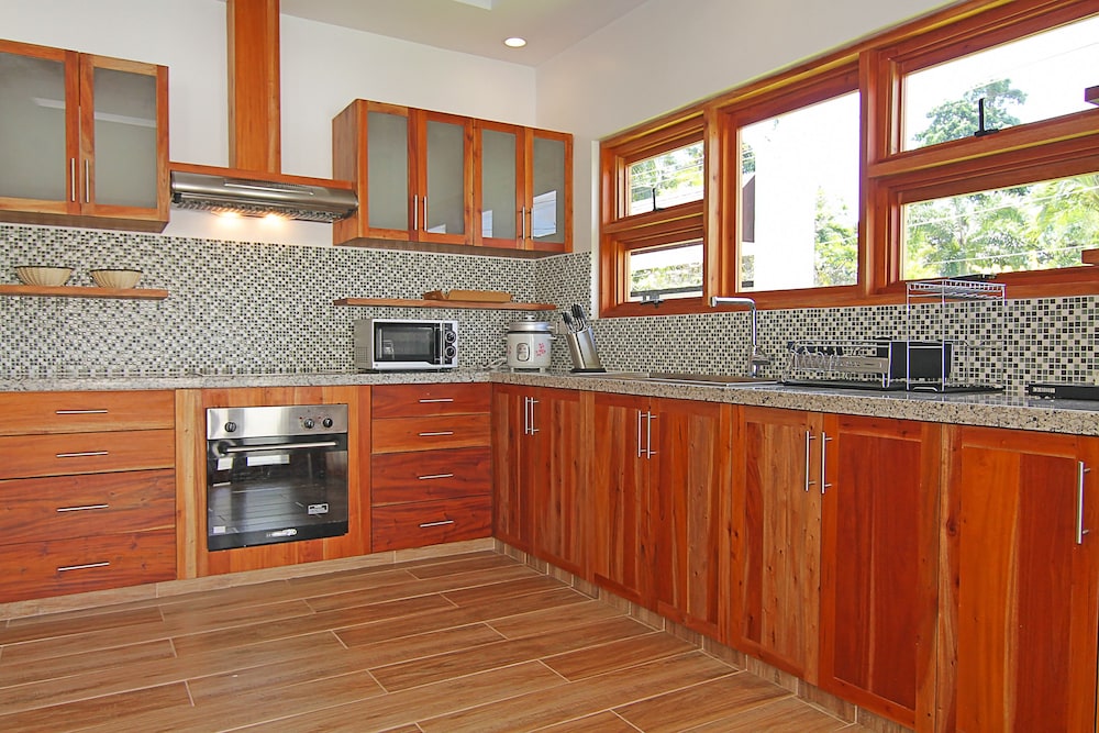 Vida Homes Condo Resort 62/78