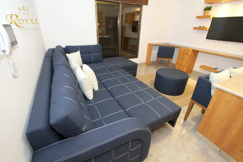 The Royal Luxury Apartments & studios 25/50