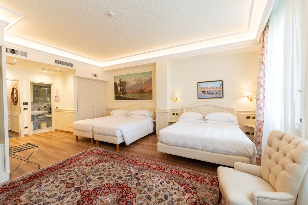 غرفة رباعية بسرير مزدوج مع أريكة، Hotel Kraft 3/7