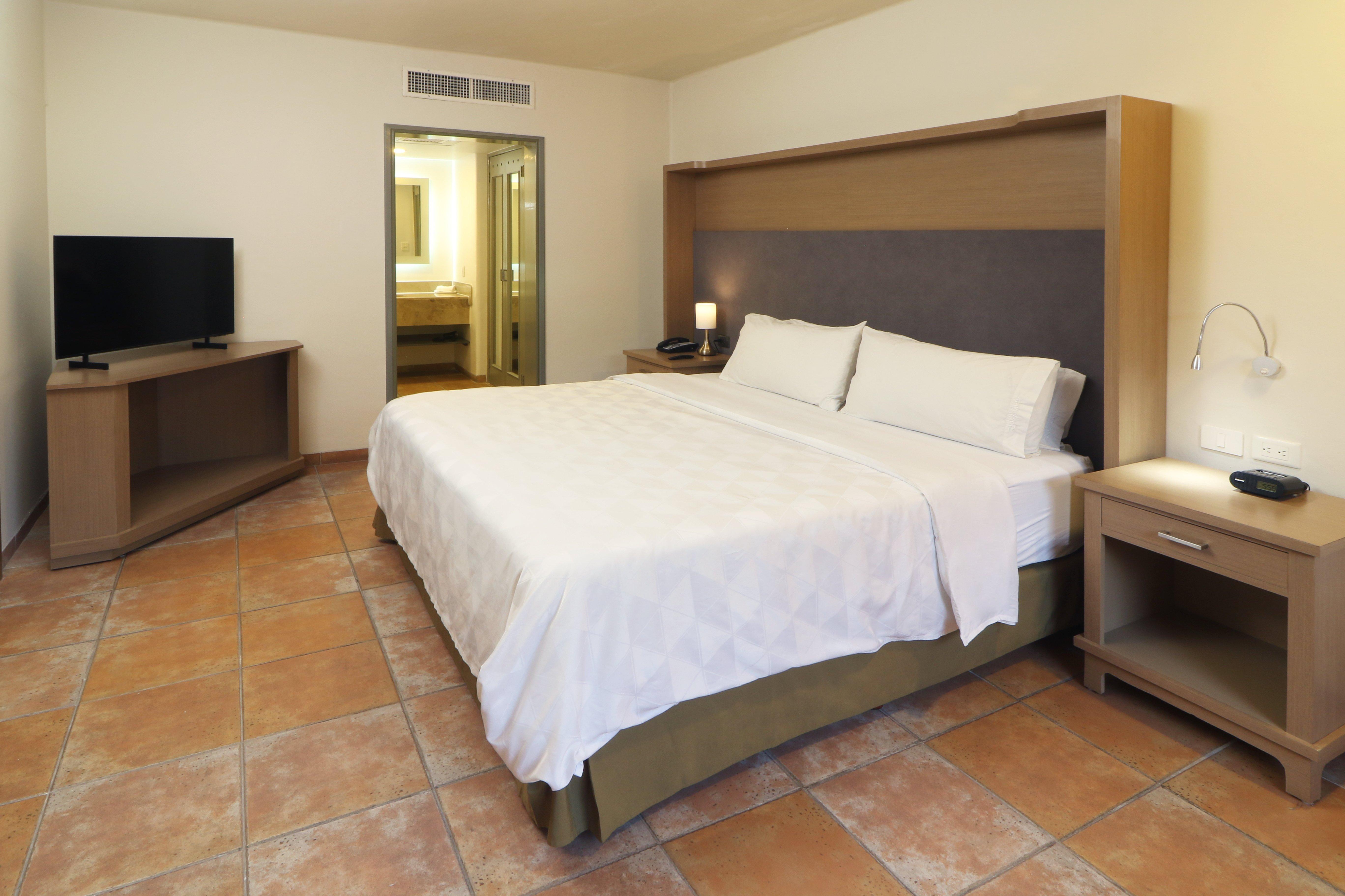 Room, King Bed, Pool View